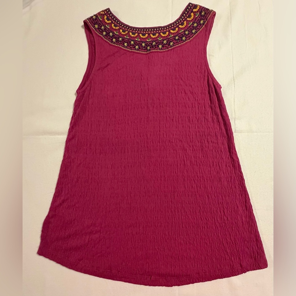 Anthropologie Akemi + Kin Magenta Pink Embroidered Beaded Crinkle Tank Top Small - Picture 4 of 4